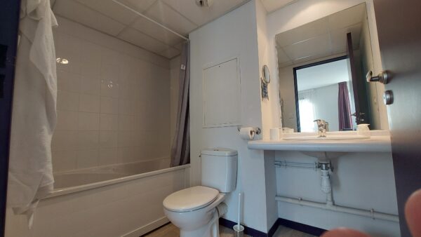 STUDIO 29 m² LOURDES / VENDU – Image 4