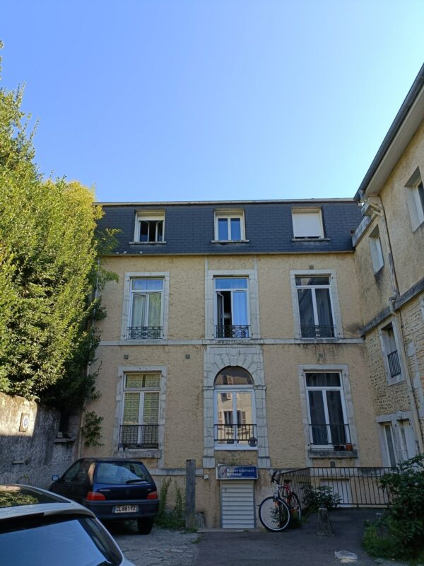STUDIO PAU CENTRE VENDU