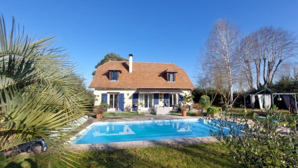 Maison 6 pièces 145 m² / MORLAAS / VENDU