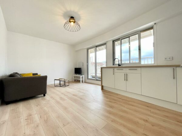 Appartement 2 pièces 38 m² / PAU CENTRE / PARKING / BALCON VENDU