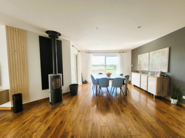 Maison de plain-pied 4 chambres avec double garage – Image 2