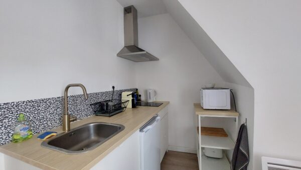 Appartement STUDIO MEUBLE /1er ETAGE / PAU CENTRE / VENDU – Image 4
