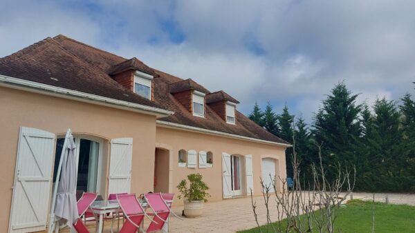 Maison 4 CHAMBRES + 1 BUREAU 170m² SECTEUR SAUVAGNON NOUVEAUTE – Image 2
