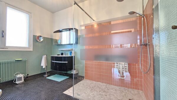 Maison familiale 7 CHAMBRES 300 m² LONS NOUVEAUTE – Image 6