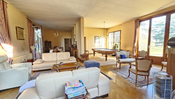 Maison familiale 7 CHAMBRES 300 m² LONS NOUVEAUTE – Image 2