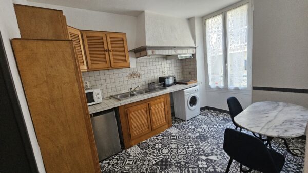 APPARTEMENT T1 AVEC CAVE DE 30 M² PAU CENTRE SOUS OFFRE – Image 4