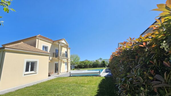 Maison 5 CHAMBRES 197m² IDRON VENDU – Image 2