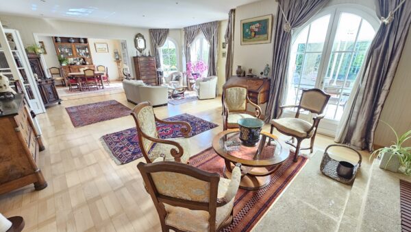 Maison familiale 6 CHAMBRES 290m² IDRON NOUVEAUTE – Image 3