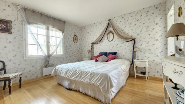 Maison familiale 6 CHAMBRES 290m² IDRON NOUVEAUTE – Image 6