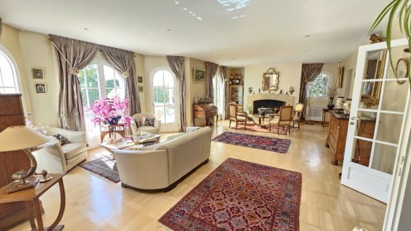 Maison familiale 6 CHAMBRES 290m² IDRON NOUVEAUTE – Image 5