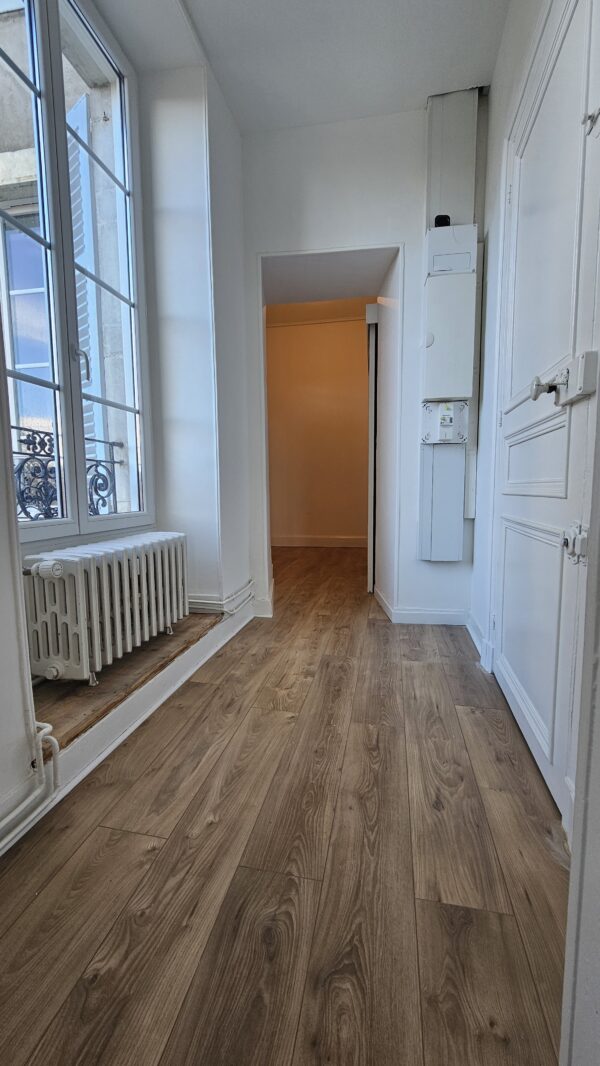 APPARTEMENT T4 ENTIEREMENT RENOVE PAU CENTRE – Image 3