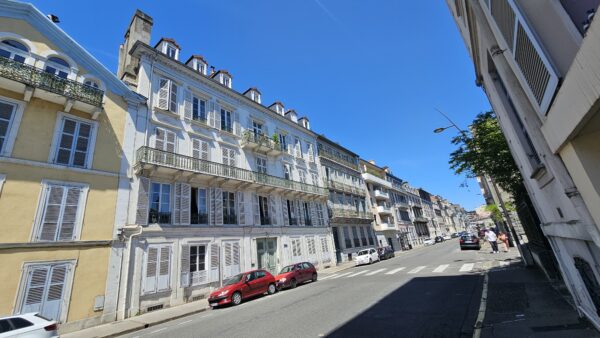 APPARTEMENT T4 ENTIEREMENT RENOVE PAU CENTRE – Image 9