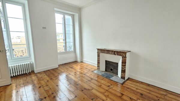 APPARTEMENT T4 ENTIEREMENT RENOVE PAU CENTRE – Image 10