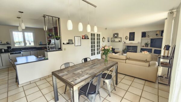 Maison 4 CHAMBRES 153 M² SECTEUR MORLAAS VENDU – Image 2