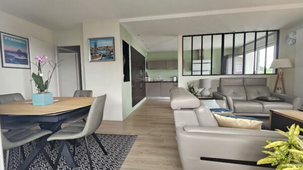 APPARTEMENT T4 AVEC TERRASSE ET DOUBLE GARAGE PAU PROXIMITE COMMODITES – Image 2