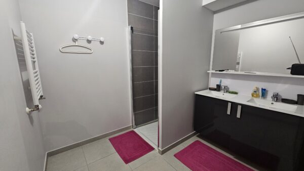 APPARTEMENT T4 AVEC TERRASSE ET DOUBLE GARAGE PAU PROXIMITE COMMODITES – Image 5