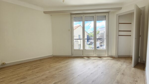 APPARTEMENT T3 AVEC GARAGE ENTIEREMENT RENOVE PAU CENTRE VENDU – Image 5
