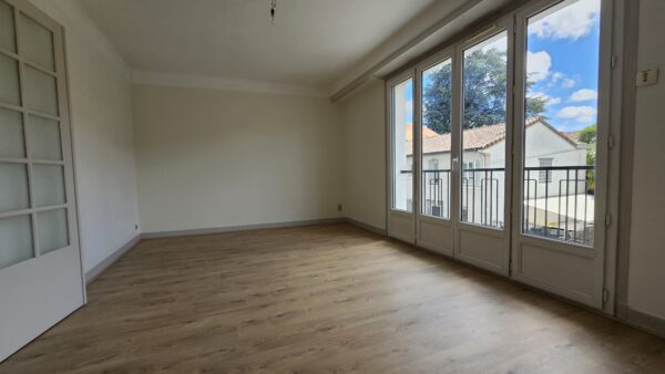APPARTEMENT T3 AVEC GARAGE ENTIEREMENT RENOVE PAU CENTRE VENDU – Image 3