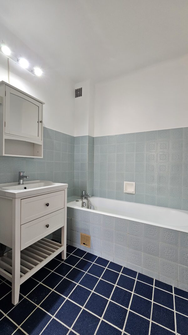 APPARTEMENT T3 AVEC GARAGE ENTIEREMENT RENOVE PAU CENTRE VENDU – Image 7