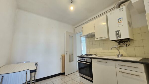 APPARTEMENT T3 AVEC GARAGE ENTIEREMENT RENOVE PAU CENTRE VENDU – Image 8