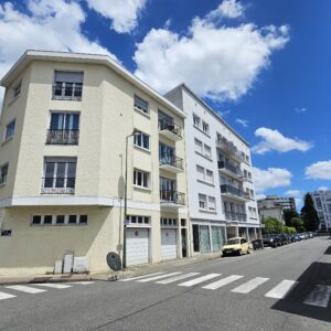 APPARTEMENT T3 AVEC GARAGE ENTIEREMENT RENOVE PAU CENTRE VENDU