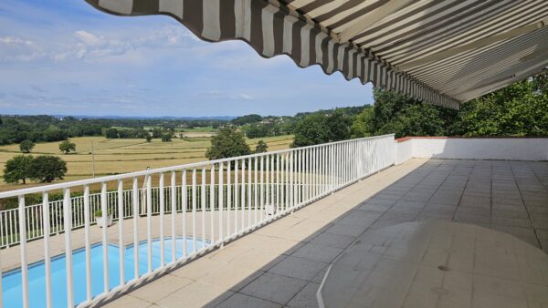 Maison 5 CHAMBRES 200m² A 5 min de MORLAAS 64160 VENDU – Image 8