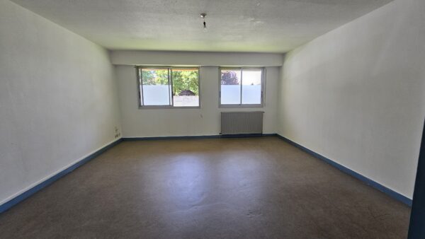 APPARTEMENT T1 AVEC CAVE ET PARKING PAU – Image 2