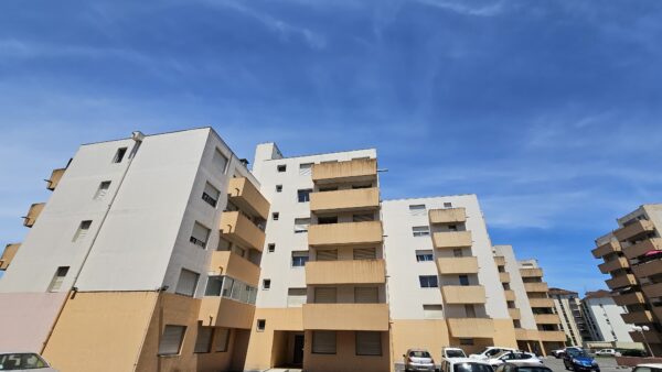 APPARTEMENT T1 AVEC CAVE ET PARKING PAU