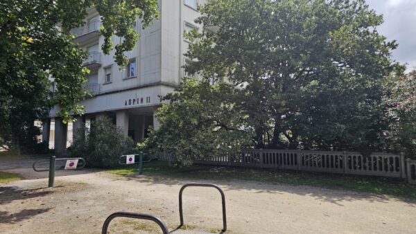 APPARTEMENT T1 AVEC CAVE PAU PROCHE TRESPOEY VENDU – Image 2