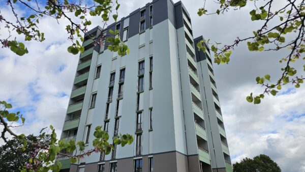 APPARTEMENT T4 AVEC BALCON ET PARKING PROXIMITE COMMODITES VUE PYRENEES VENDU – Image 3