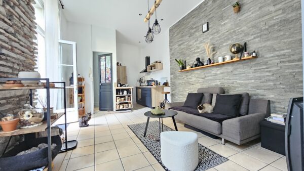 APPARTEMENT T2 AVEC DEPENDANCE ET TERRASSE PAU CENTRE SOUS COMPROMIS – Image 3