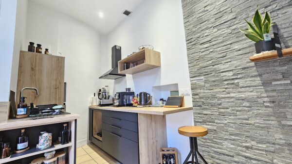 APPARTEMENT T2 AVEC DEPENDANCE ET TERRASSE PAU CENTRE SOUS COMPROMIS – Image 4