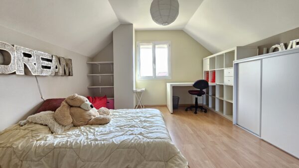 Maison 4 Chambres + 1 bureau 178 m² A 7 min de MORLAAS 64160 SOUS COMPROMIS – Image 10