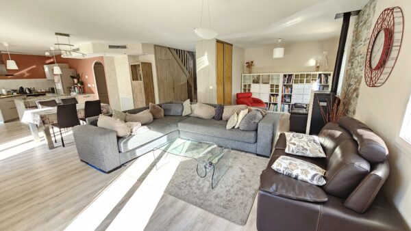 Maison 4 Chambres + 1 bureau 178 m² A 7 min de MORLAAS 64160 SOUS COMPROMIS – Image 5