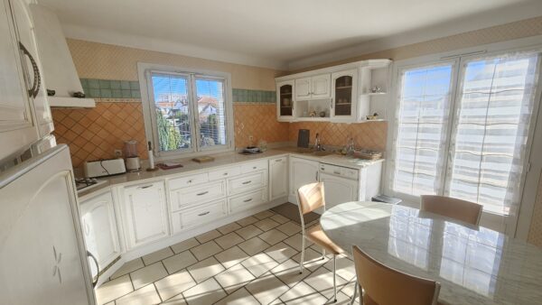 Maison 4 CHAMBRES 140m² + SOUS SOL JURANCON 64110 SOUS COMPROMIS – Image 3