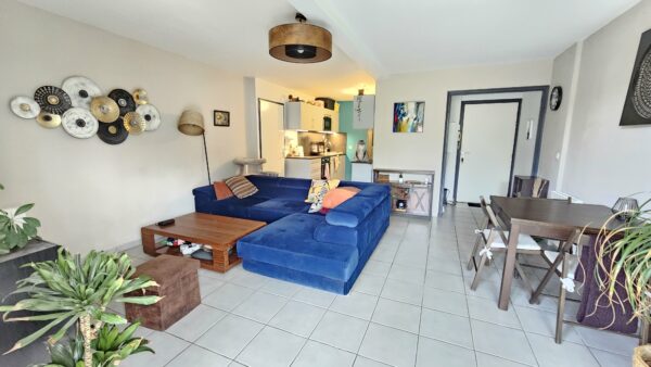 APPARTEMENT T3 AVEC TERRASSES ET PARKING JURANCON