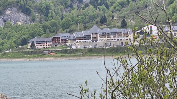 APPARTEMENT T2 BIS / LARUNS / ARTOUSTE / FABREGES/ NOUVEAUTE