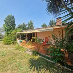 Maison 4 CHAMBRES AVEC DOUBLE GARAGE ET PISCINE BUROS NOUVEAUTE